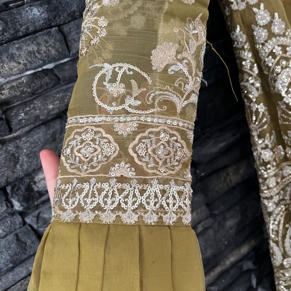 Indian Pakistan Suit/Dress - Picture 4 of 8